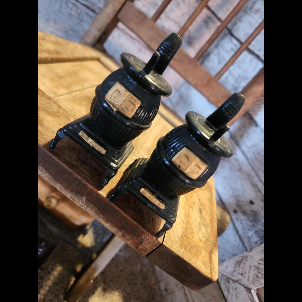 Pot belly stove Salt and Pepper Shakers farmhouse, eco friendly,  sustainability